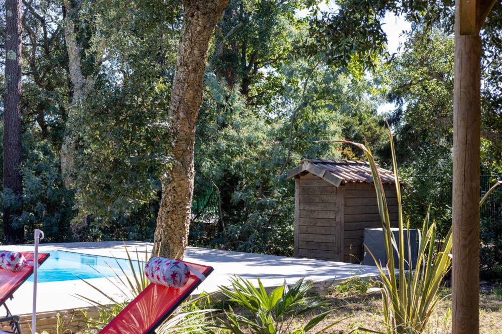 pool house